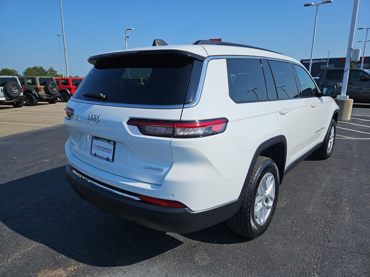 2025 Jeep Grand Cherokee GRAND CHEROKEE L LAREDO 4X4