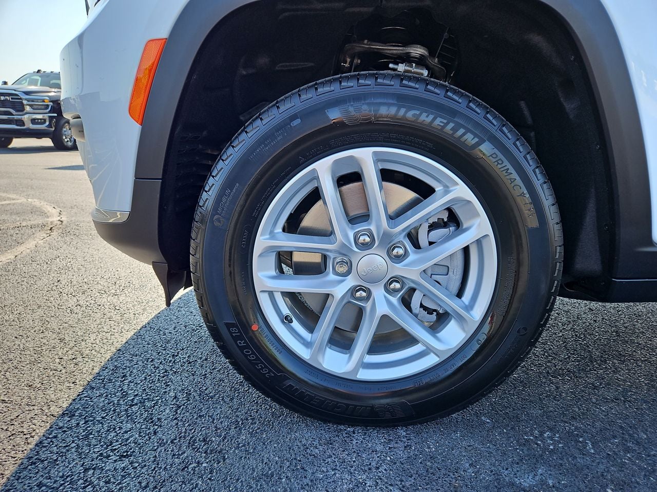 2025 Jeep Grand Cherokee GRAND CHEROKEE L LAREDO 4X4