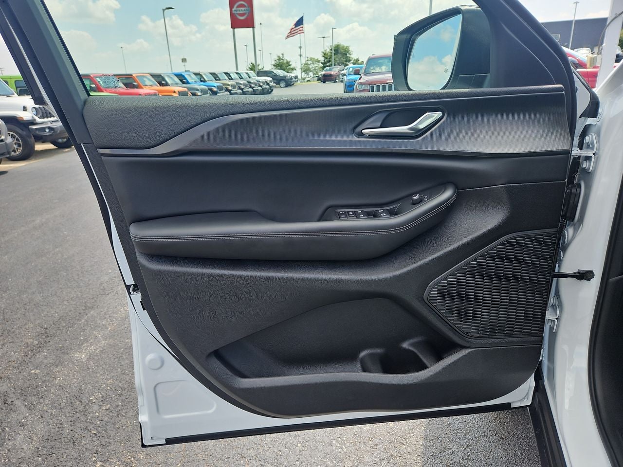 2025 Jeep Grand Cherokee GRAND CHEROKEE L LAREDO 4X4