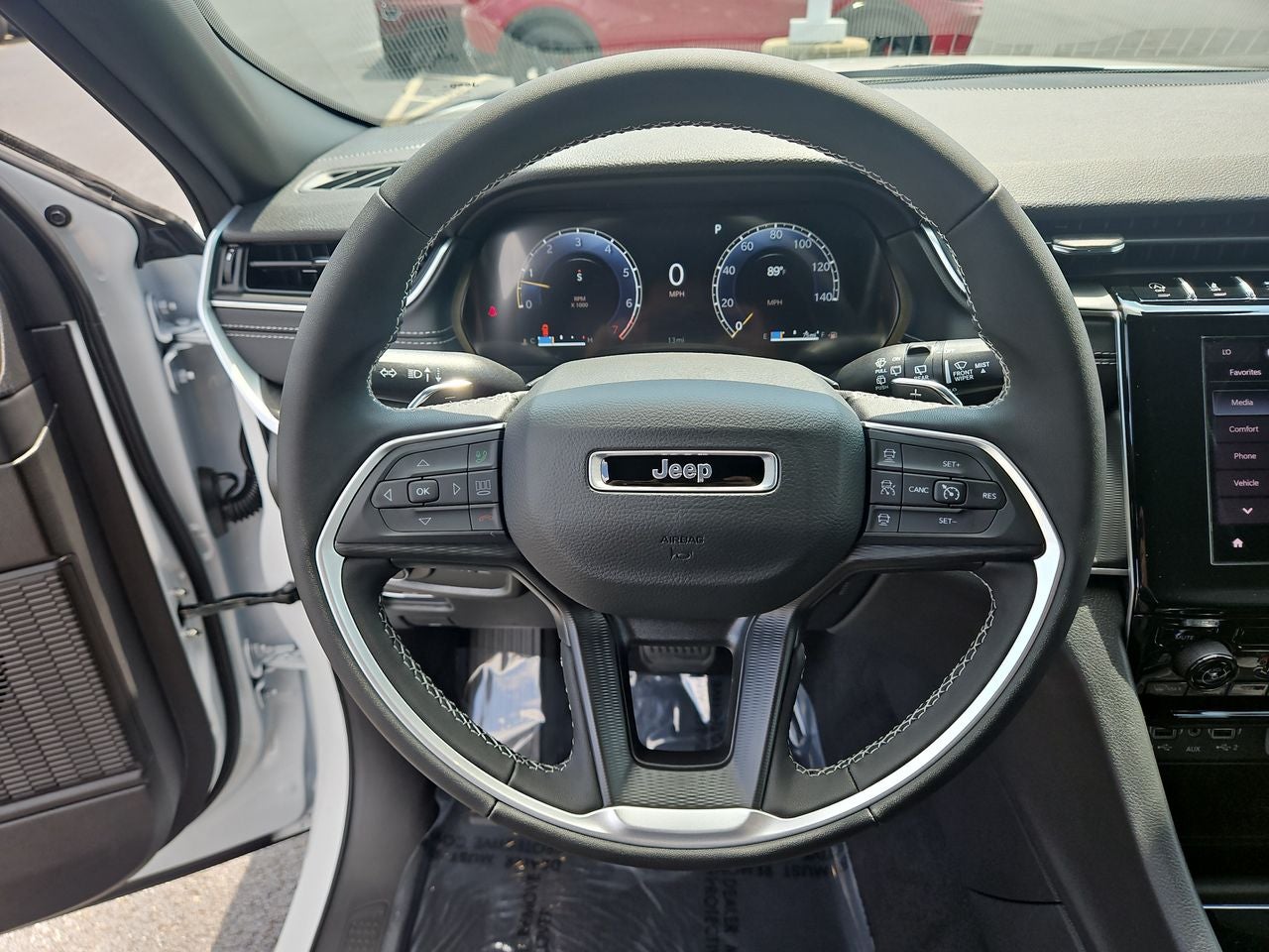 2025 Jeep Grand Cherokee GRAND CHEROKEE L LAREDO 4X4