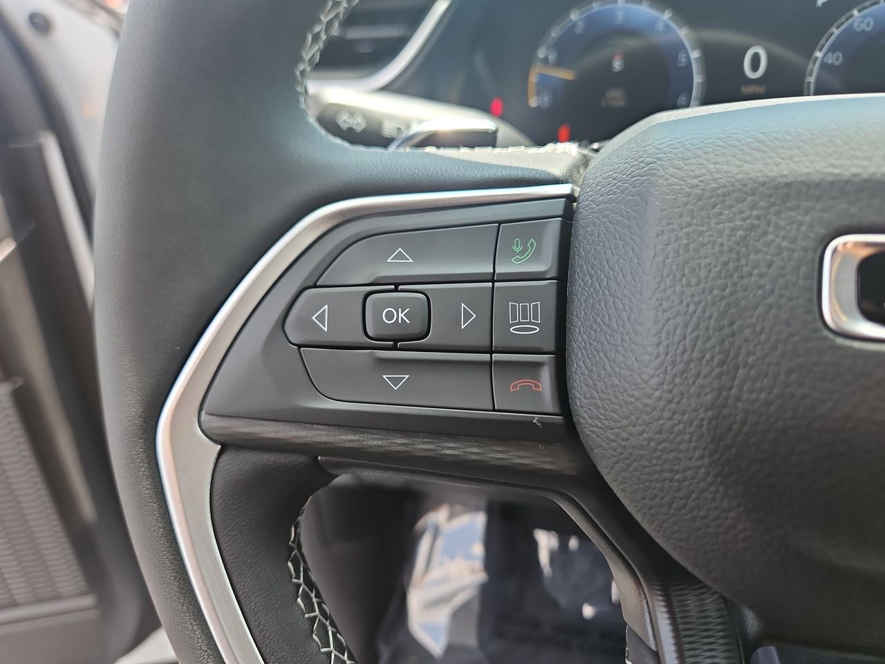 2025 Jeep Grand Cherokee GRAND CHEROKEE L LAREDO 4X4