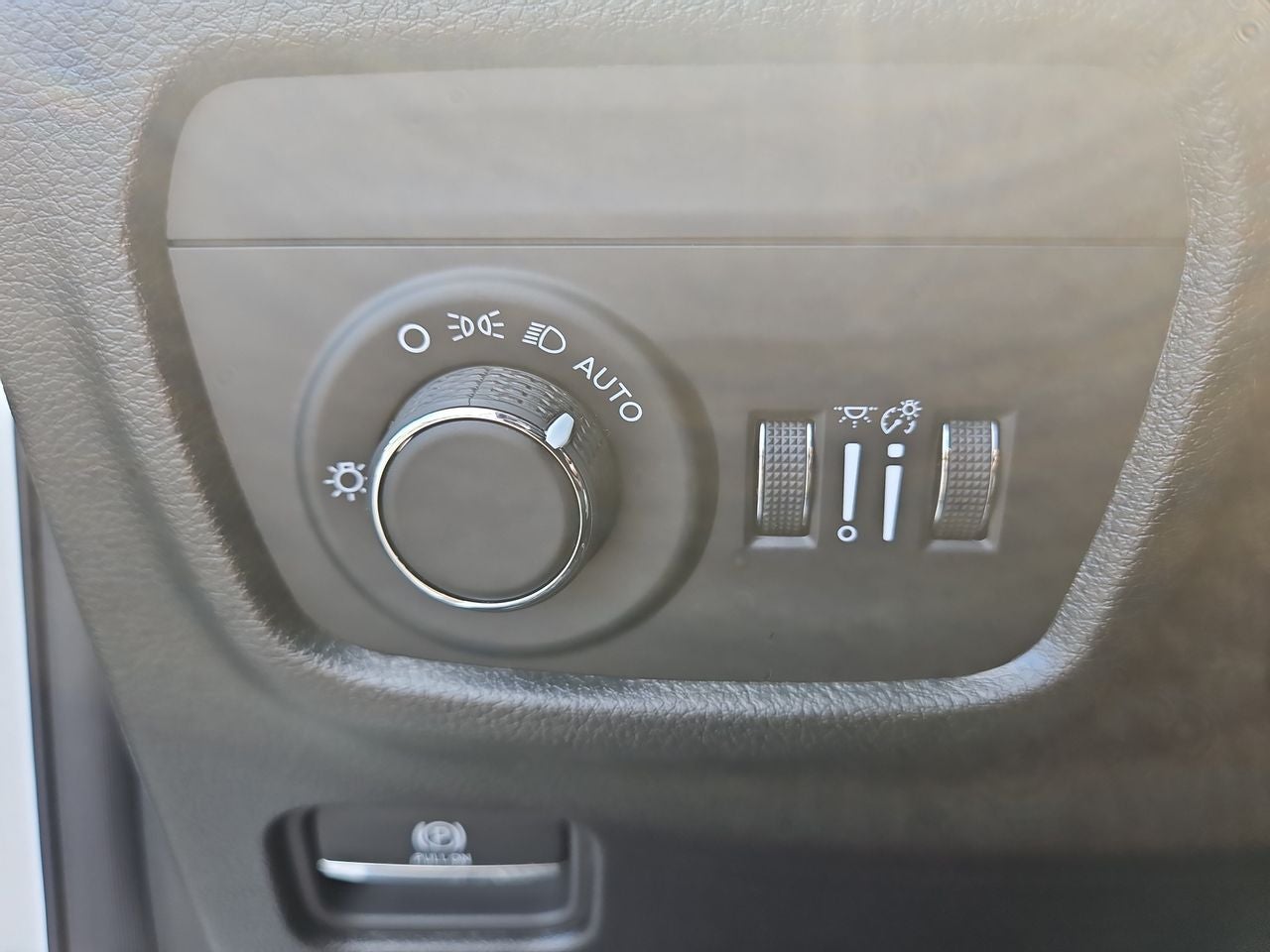 2025 Jeep Grand Cherokee GRAND CHEROKEE L LAREDO 4X4