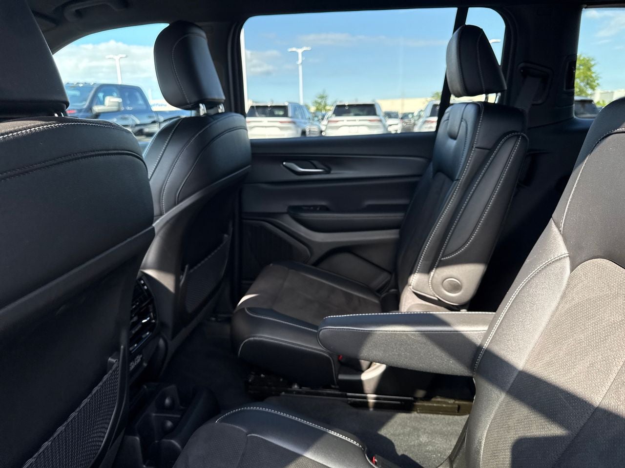 2024 Jeep Grand Cherokee L Altitude 4x4