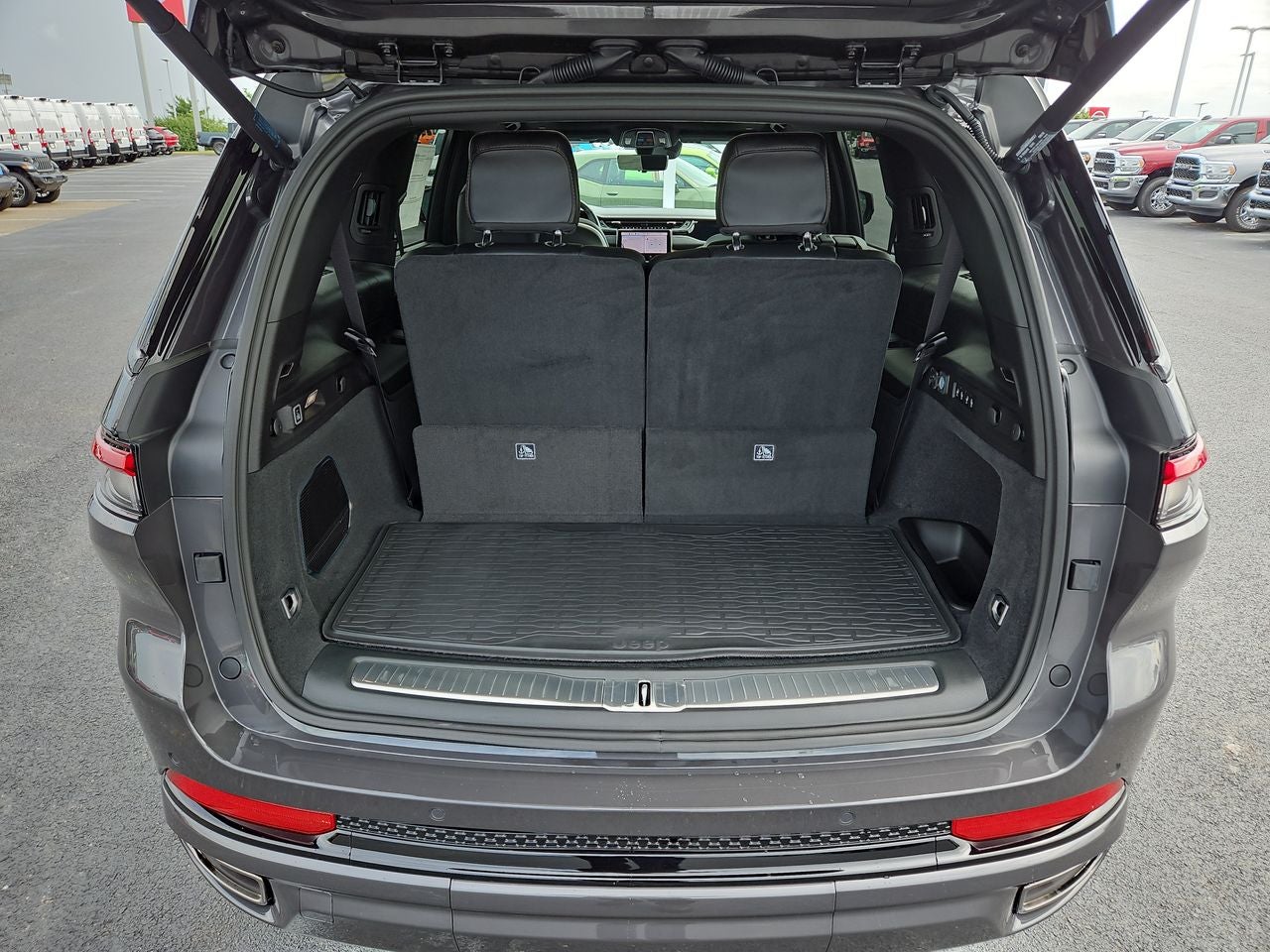 2025 Jeep Grand Cherokee GRAND CHEROKEE L SUMMIT 4X4