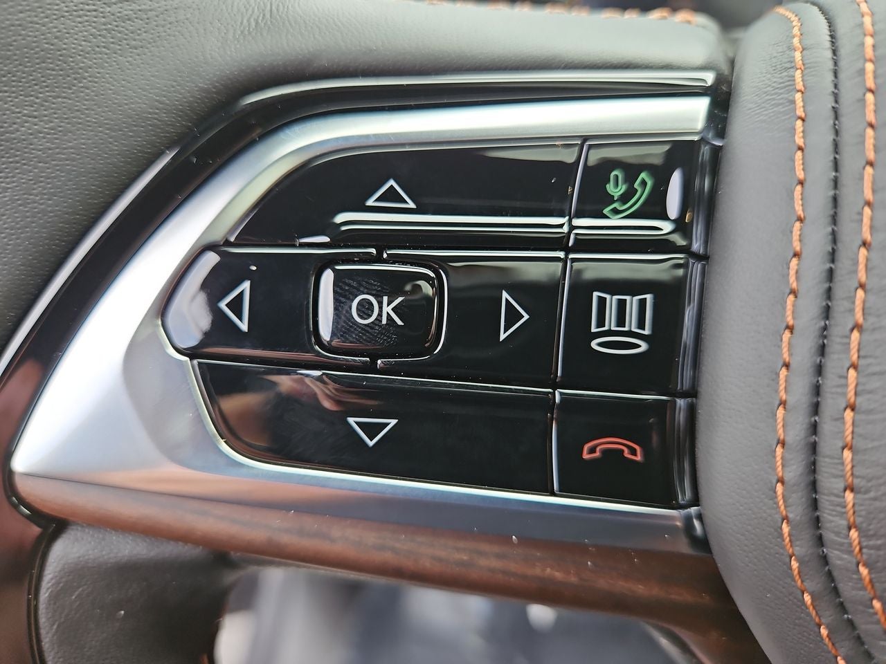 2025 Jeep Grand Cherokee GRAND CHEROKEE L SUMMIT 4X4