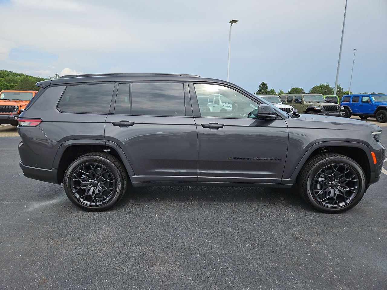 2025 Jeep Grand Cherokee GRAND CHEROKEE L SUMMIT 4X4