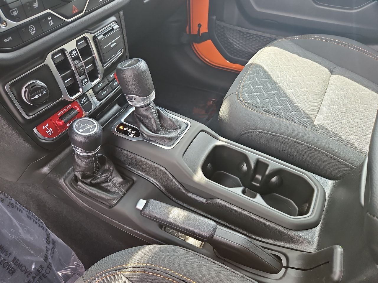 2025 Jeep Gladiator GLADIATOR MOJAVE 4X4