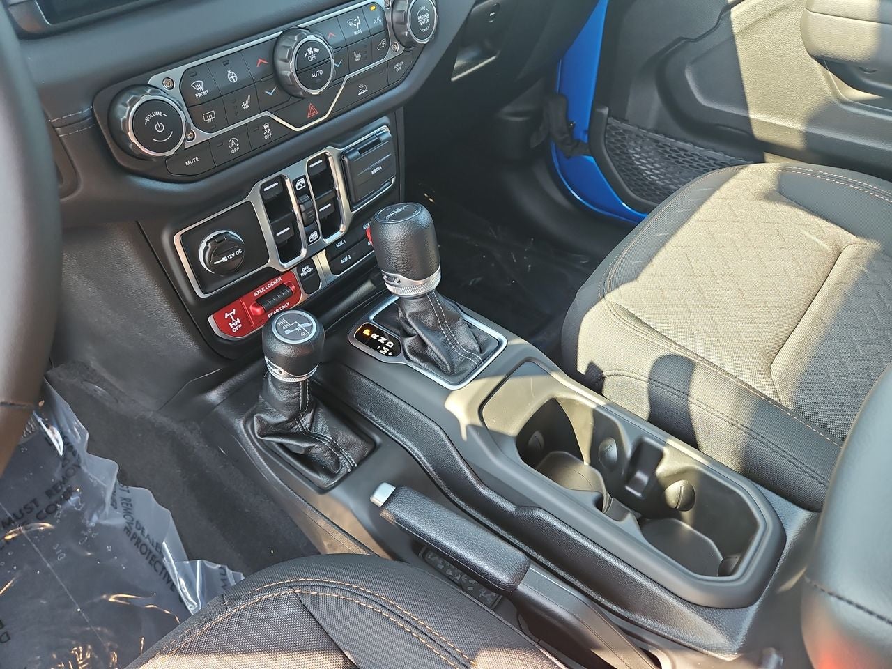 2025 Jeep Gladiator GLADIATOR MOJAVE 4X4