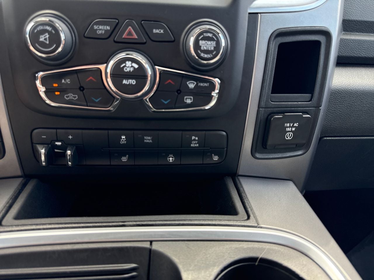 2022 RAM 1500 Classic Warlock Quad Cab 4x4 6'4' Box