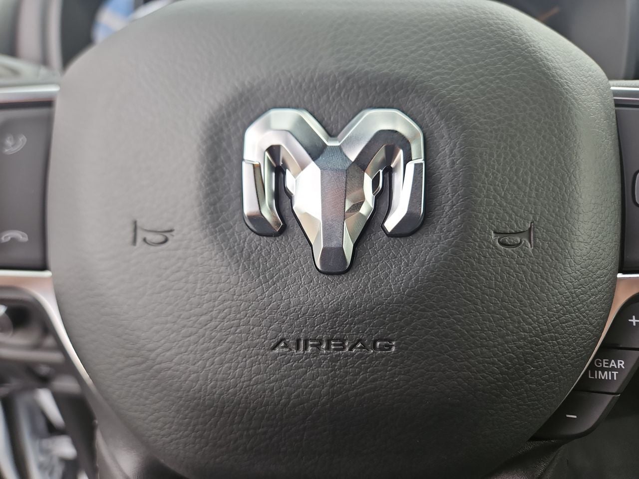 2025 RAM Ram 1500 RAM 1500 BIG HORN CREW CAB 4X4 5'7' BOX