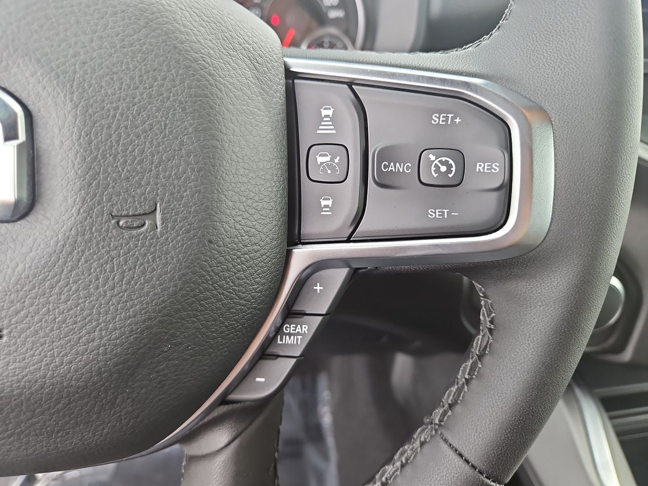 2025 RAM Ram 1500 RAM 1500 BIG HORN CREW CAB 4X4 5'7' BOX