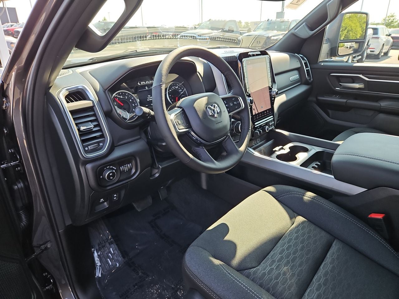 2025 RAM Ram 1500 RAM 1500 BIG HORN CREW CAB 4X4 5'7' BOX