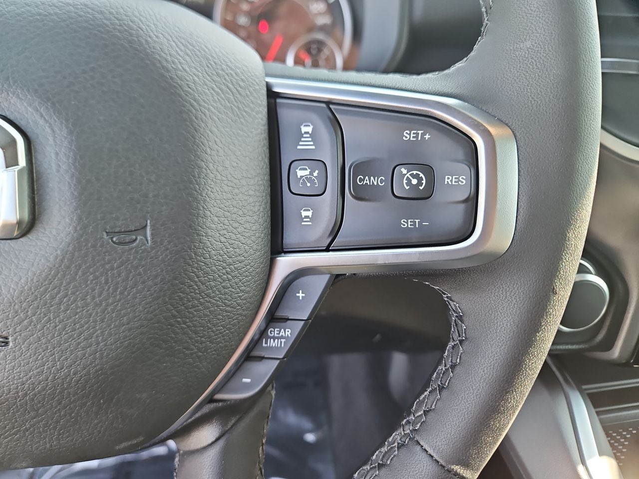 2025 RAM Ram 1500 RAM 1500 BIG HORN CREW CAB 4X4 5'7' BOX