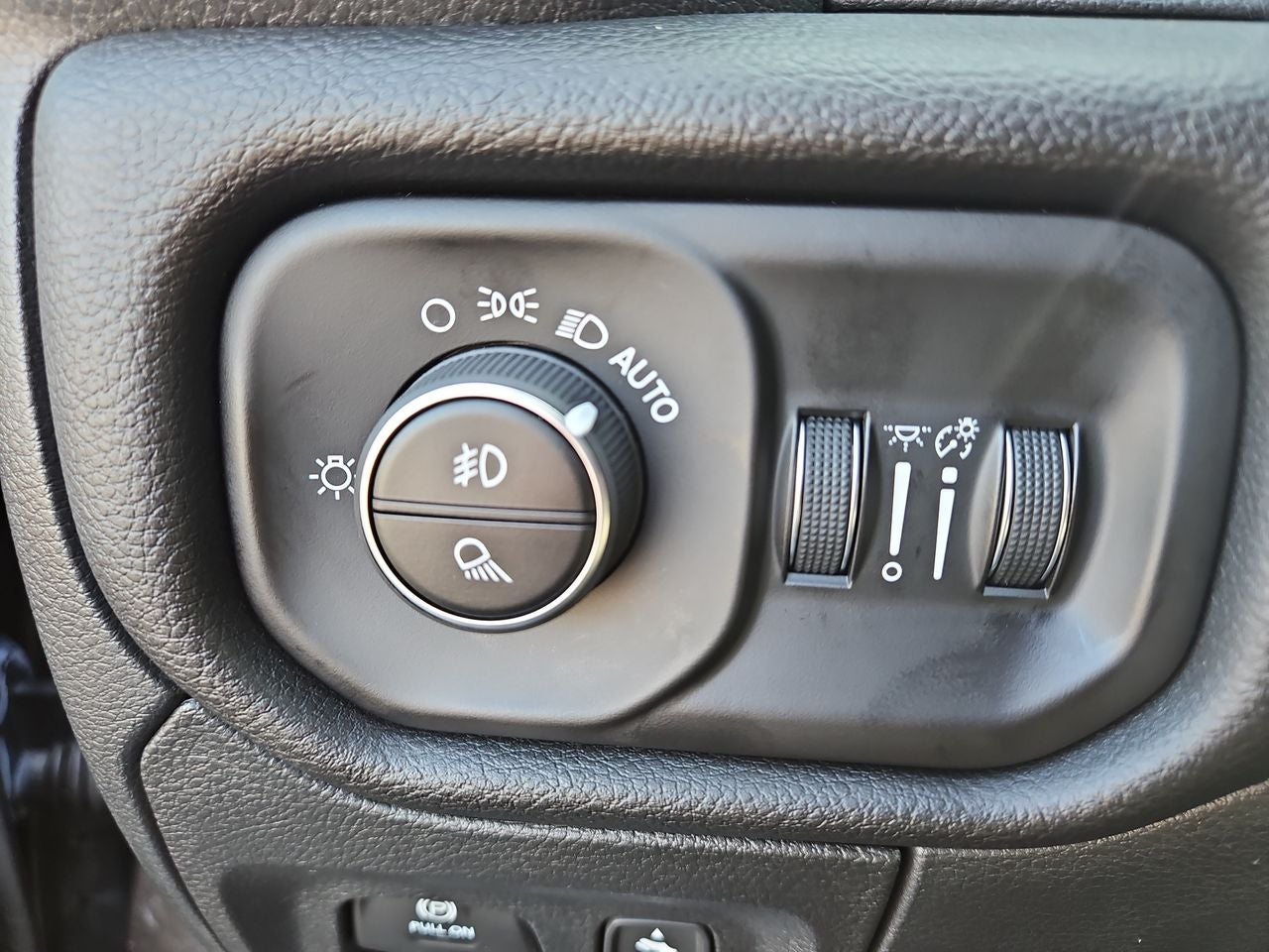 2025 RAM Ram 1500 RAM 1500 BIG HORN CREW CAB 4X4 5'7' BOX