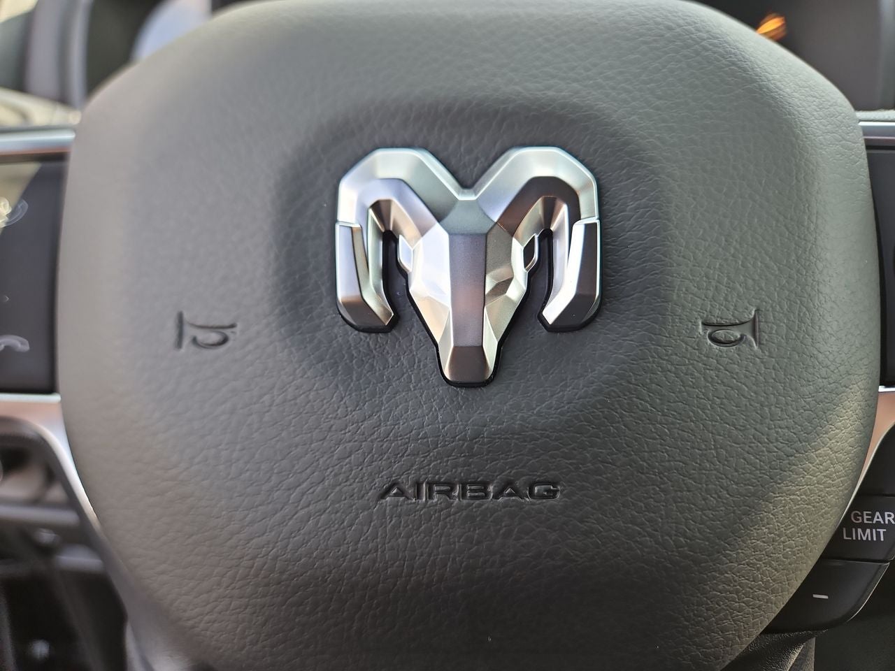 2025 RAM Ram 1500 RAM 1500 BIG HORN CREW CAB 4X4 5'7' BOX