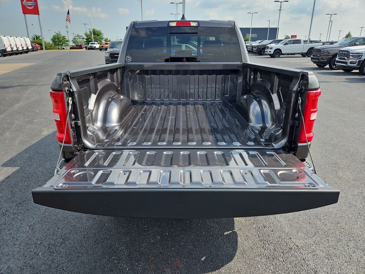 2025 RAM Ram 1500 RAM 1500 BIG HORN CREW CAB 4X4 5'7' BOX