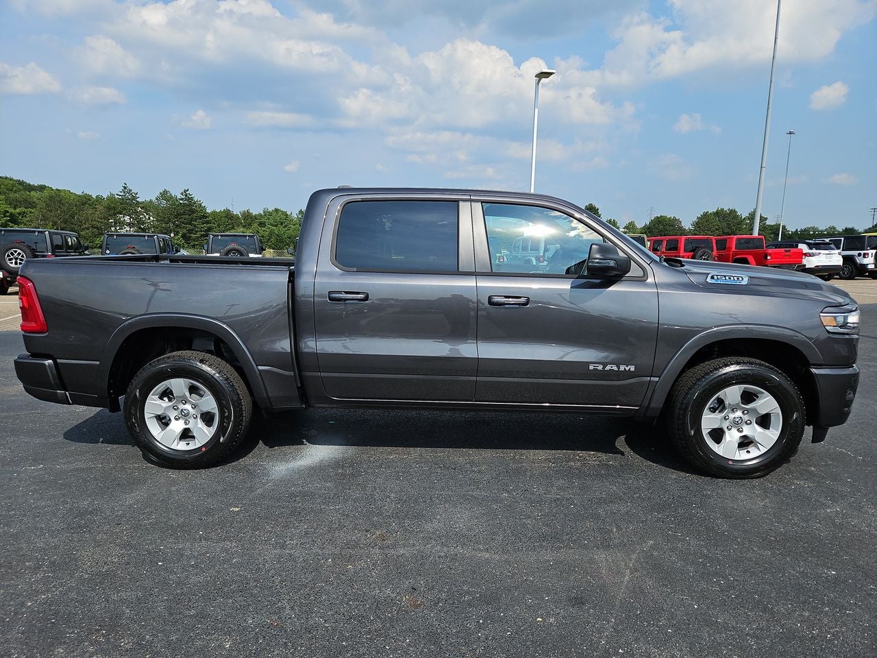 2025 RAM Ram 1500 RAM 1500 BIG HORN CREW CAB 4X4 5'7' BOX