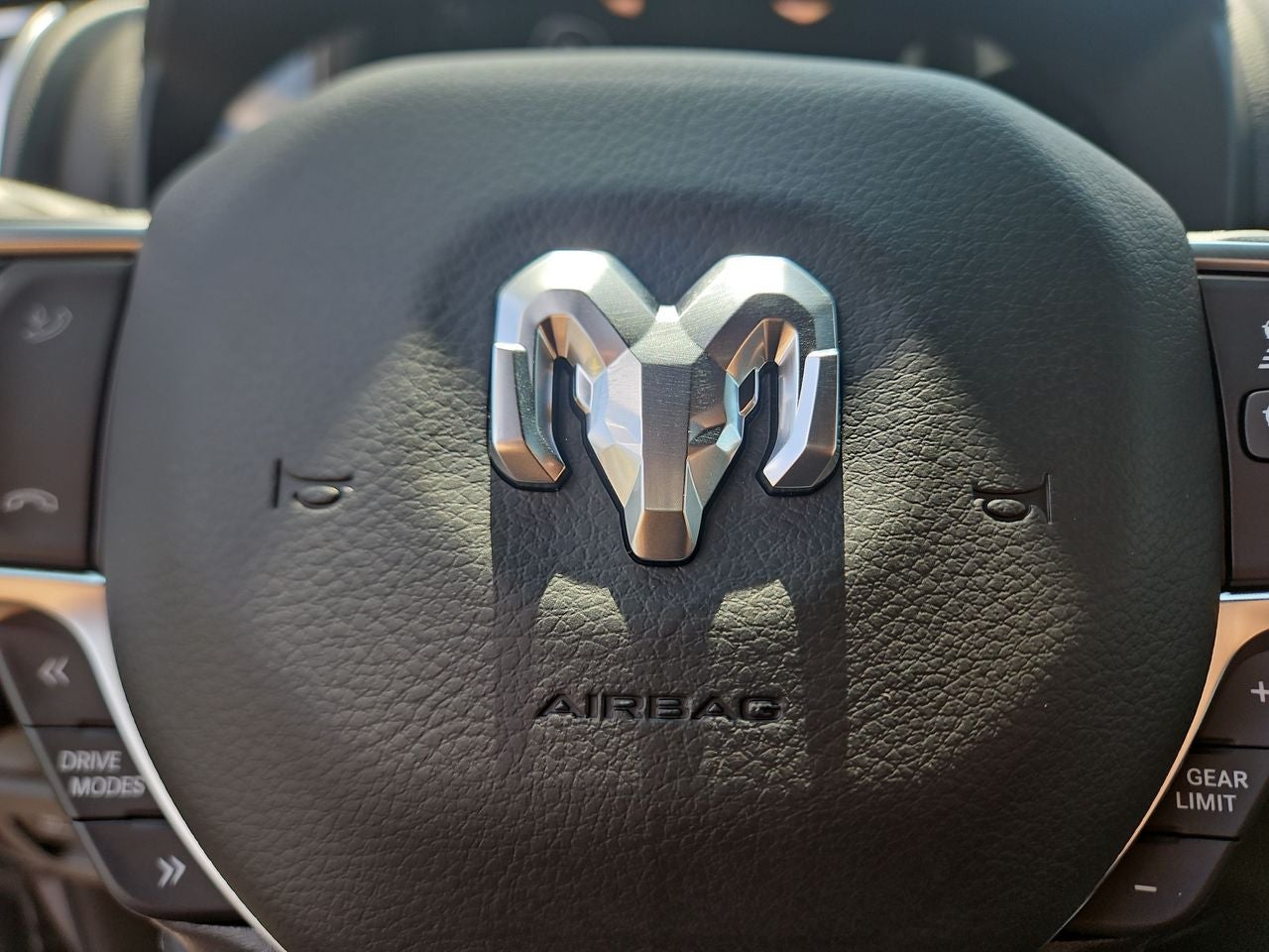 2025 RAM Ram 1500 RAM 1500 BIG HORN CREW CAB 4X4 5'7' BOX