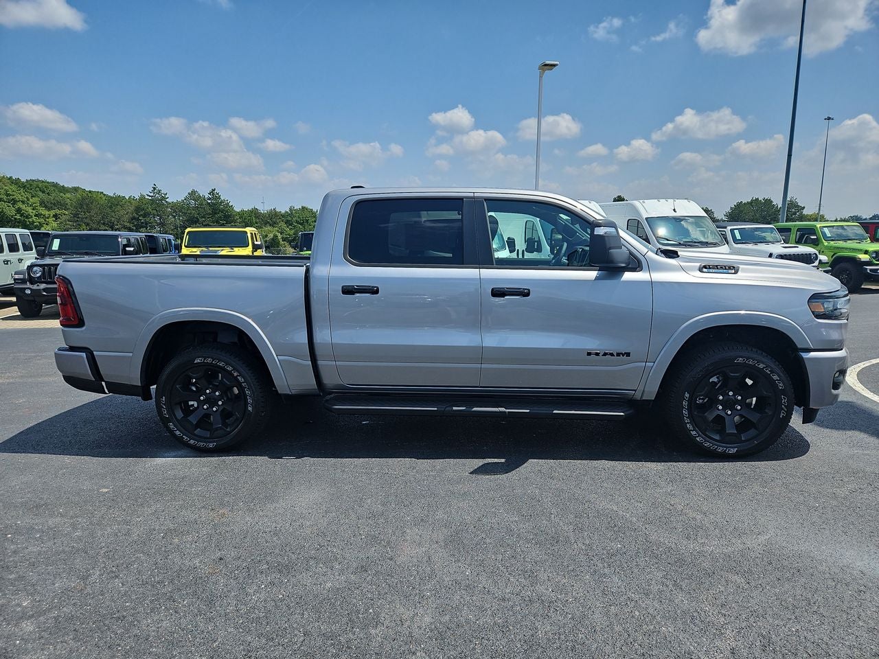 2025 RAM Ram 1500 RAM 1500 BIG HORN CREW CAB 4X4 5'7' BOX