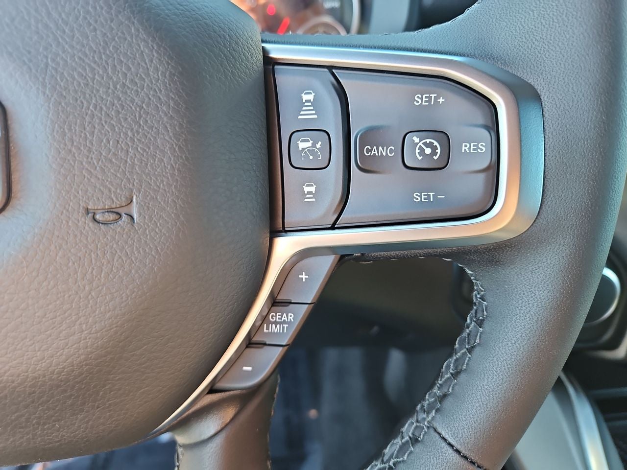 2025 RAM Ram 1500 RAM 1500 BIG HORN CREW CAB 4X4 5'7' BOX