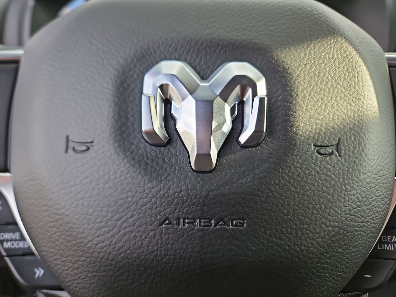 2025 RAM Ram 1500 RAM 1500 BIG HORN CREW CAB 4X4 5'7' BOX