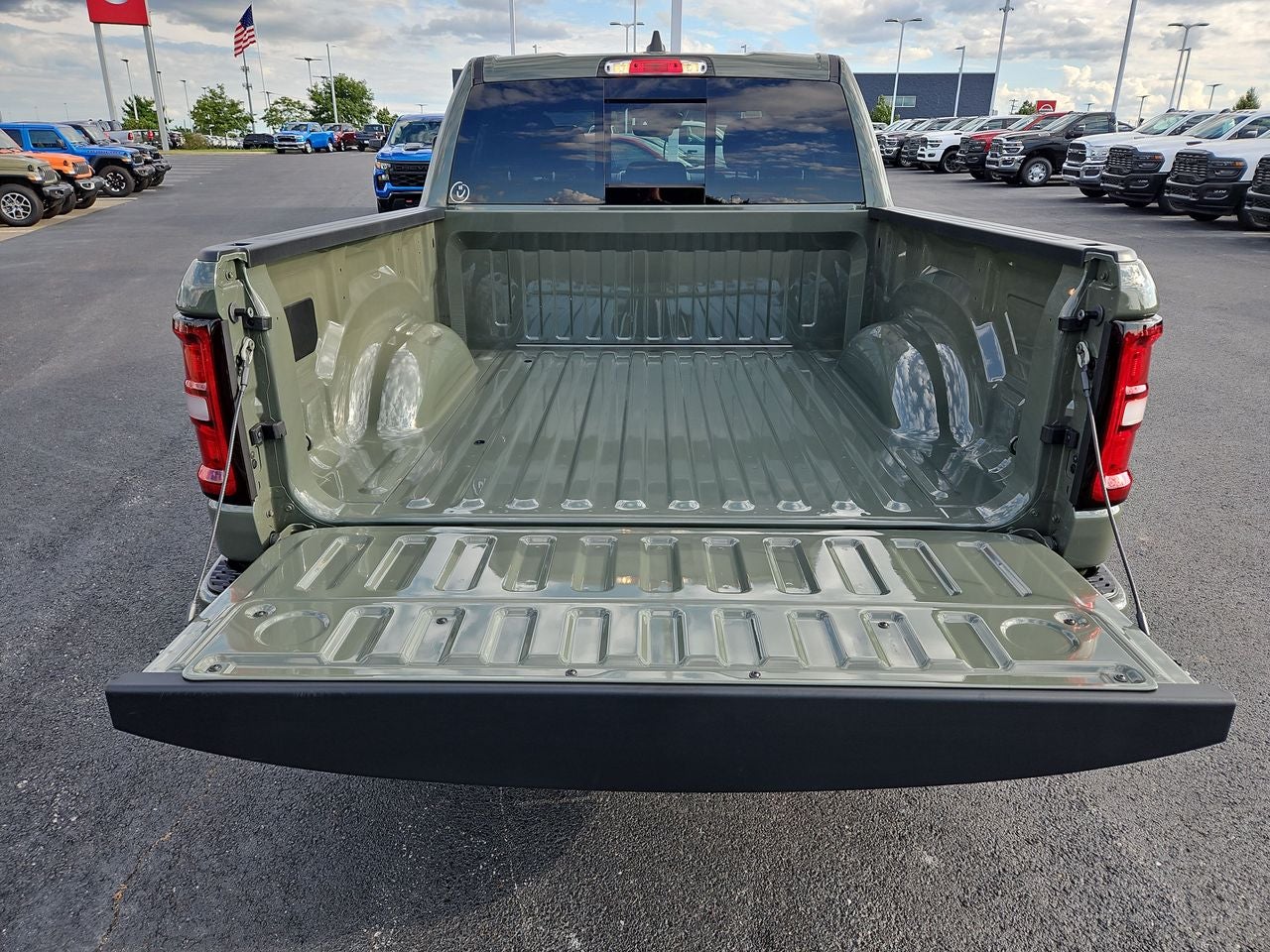 2025 RAM Ram 1500 RAM 1500 BIG HORN CREW CAB 4X4 5'7' BOX