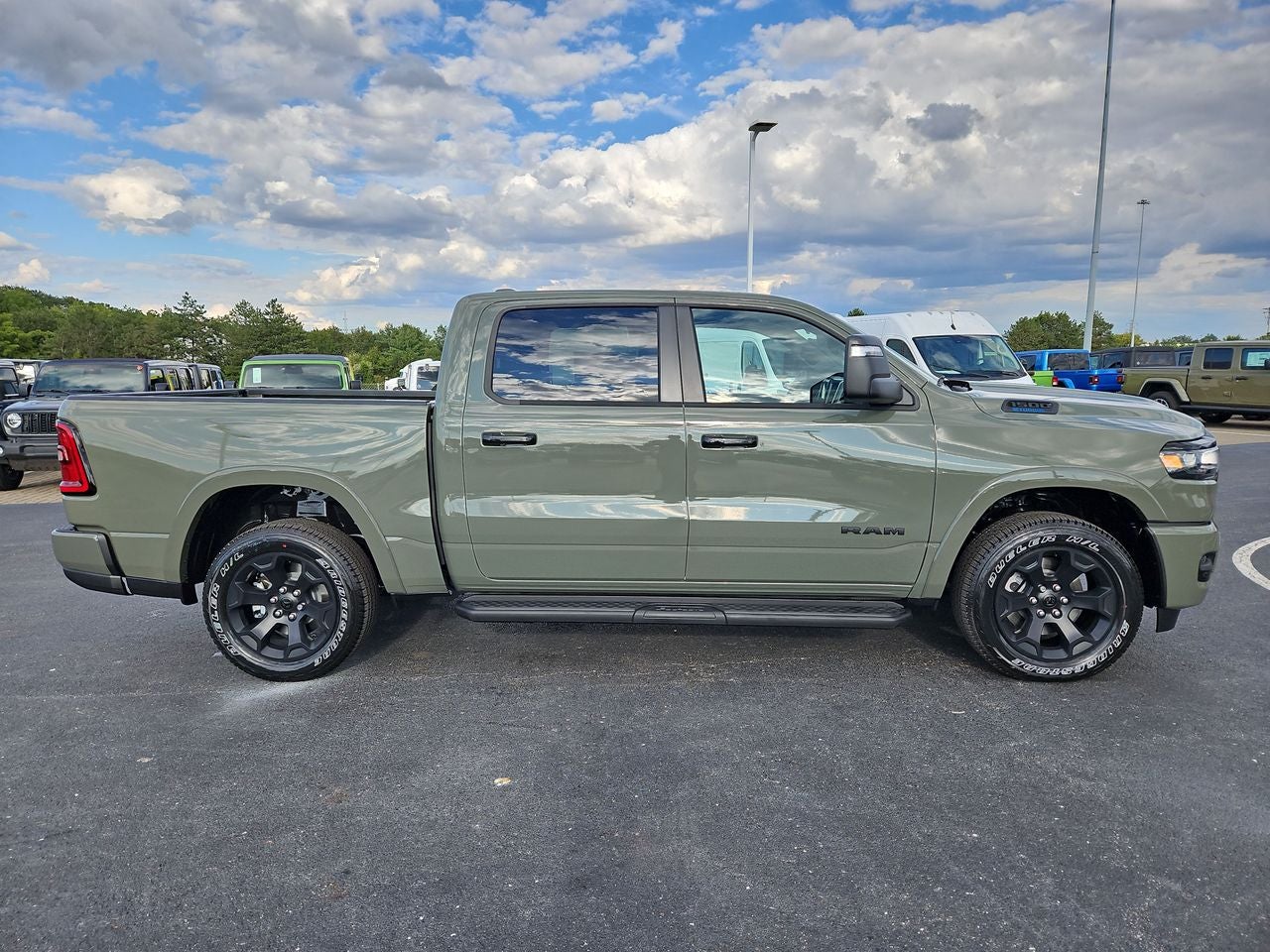 2025 RAM Ram 1500 RAM 1500 BIG HORN CREW CAB 4X4 5'7' BOX