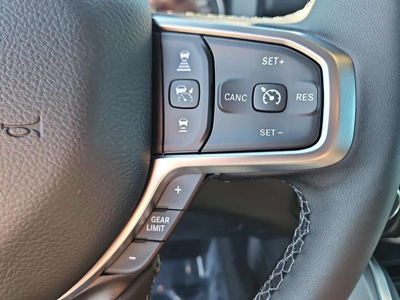 2025 RAM Ram 1500 RAM 1500 BIG HORN CREW CAB 4X4 5'7' BOX