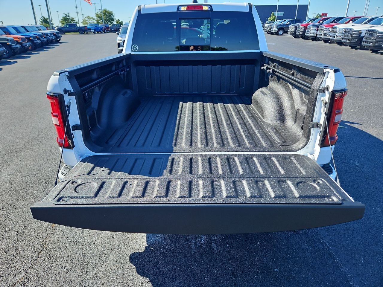 2025 RAM Ram 1500 RAM 1500 BIG HORN CREW CAB 4X4 5'7' BOX