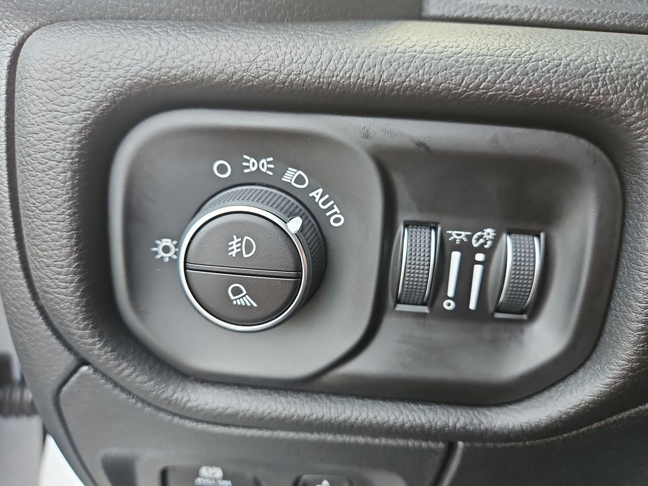 2025 RAM Ram 1500 RAM 1500 BIG HORN CREW CAB 4X4 5'7' BOX