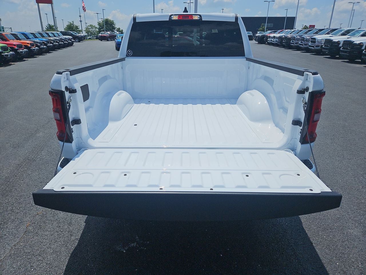 2025 RAM Ram 1500 RAM 1500 BIG HORN CREW CAB 4X4 5'7' BOX