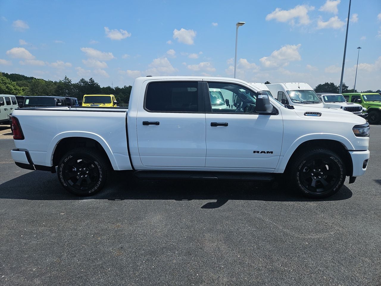 2025 RAM Ram 1500 RAM 1500 BIG HORN CREW CAB 4X4 5'7' BOX