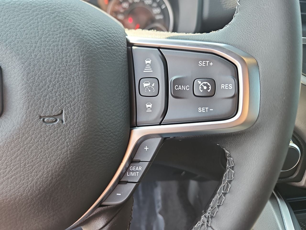 2025 RAM Ram 1500 RAM 1500 BIG HORN CREW CAB 4X4 5'7' BOX