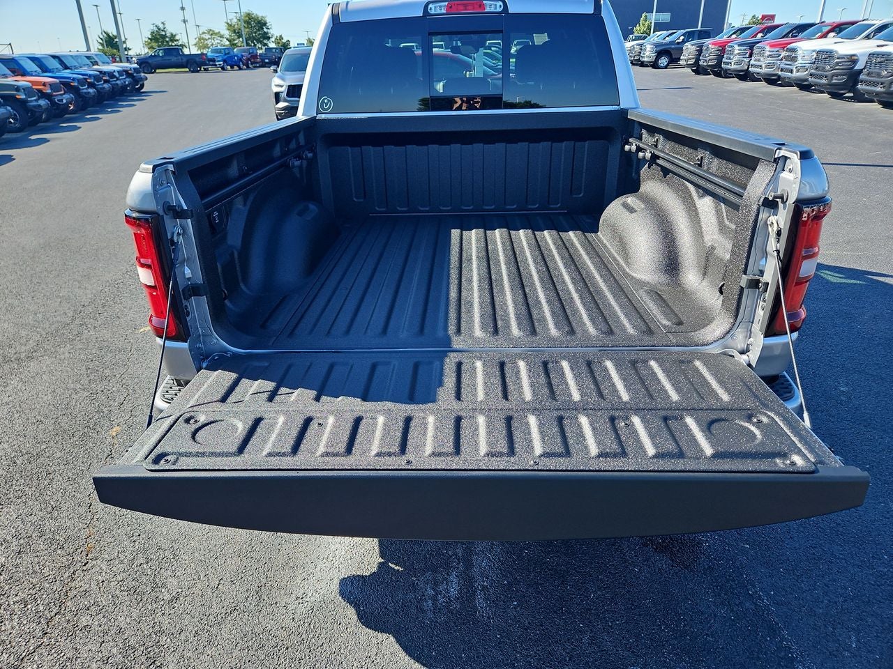 2025 RAM Ram 1500 RAM 1500 BIG HORN CREW CAB 4X4 5'7' BOX