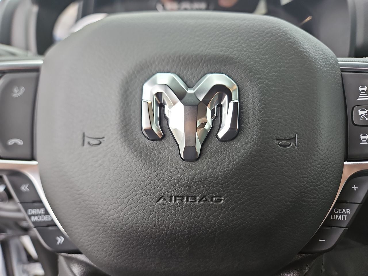 2025 RAM Ram 1500 RAM 1500 BIG HORN CREW CAB 4X4 5'7' BOX