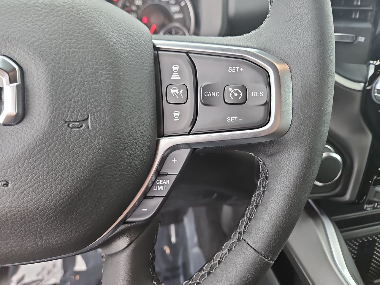 2025 RAM Ram 1500 RAM 1500 BIG HORN CREW CAB 4X4 5'7' BOX