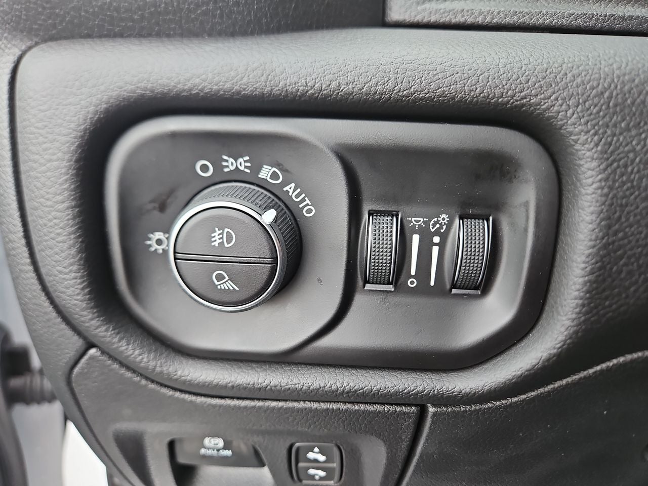 2025 RAM Ram 1500 RAM 1500 BIG HORN CREW CAB 4X4 5'7' BOX