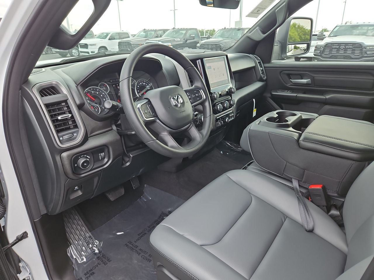 2025 RAM Ram 1500 RAM 1500 TRADESMAN CREW CAB 4X4 5'7' BOX