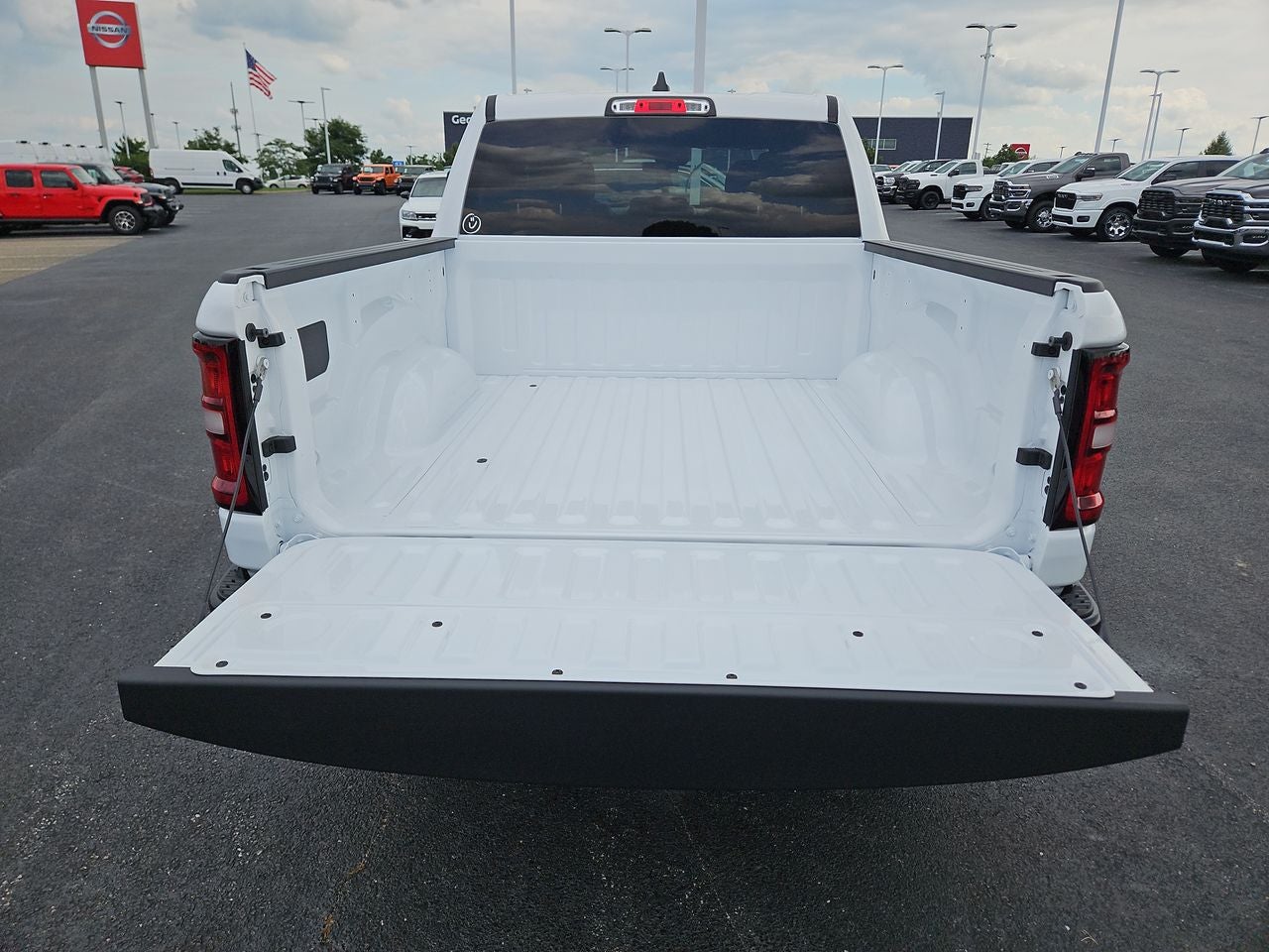 2025 RAM Ram 1500 RAM 1500 TRADESMAN CREW CAB 4X4 5'7' BOX
