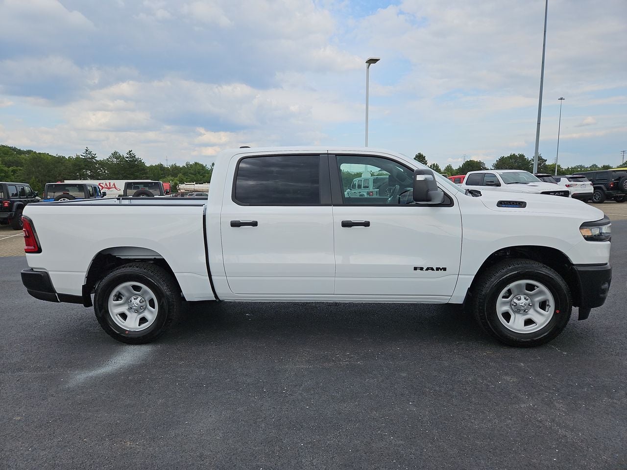 2025 RAM Ram 1500 RAM 1500 TRADESMAN CREW CAB 4X4 5'7' BOX