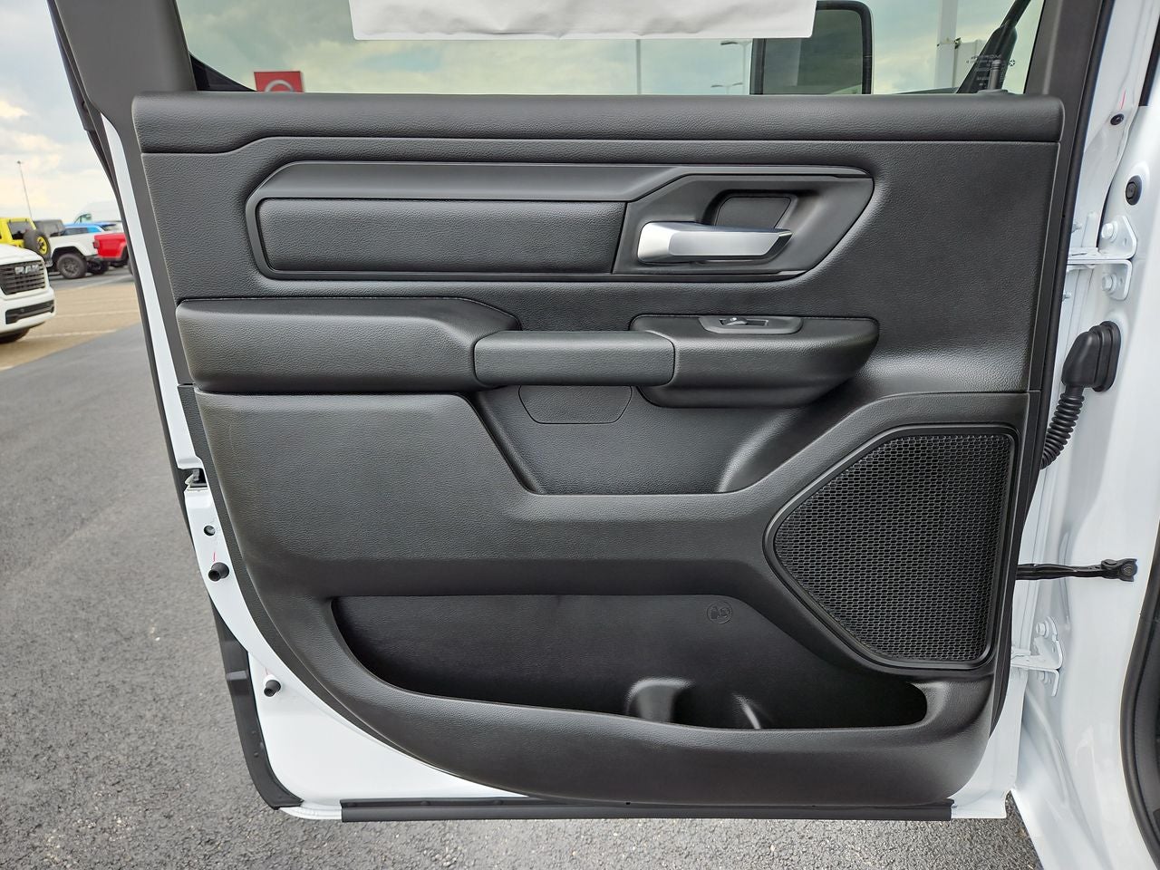 2025 RAM Ram 1500 RAM 1500 TRADESMAN CREW CAB 4X4 5'7' BOX