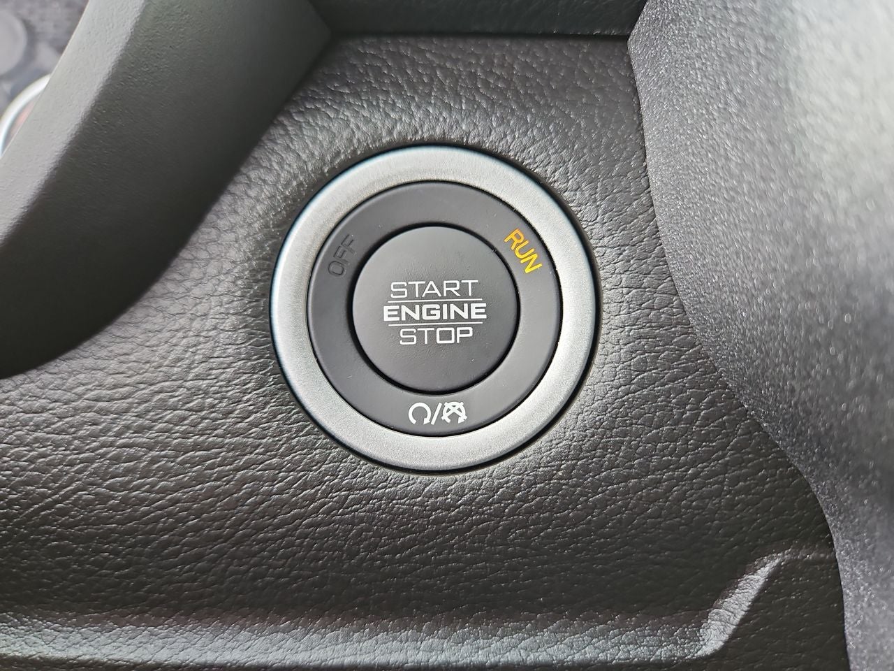 2025 RAM Ram 1500 RAM 1500 TRADESMAN CREW CAB 4X4 5'7' BOX