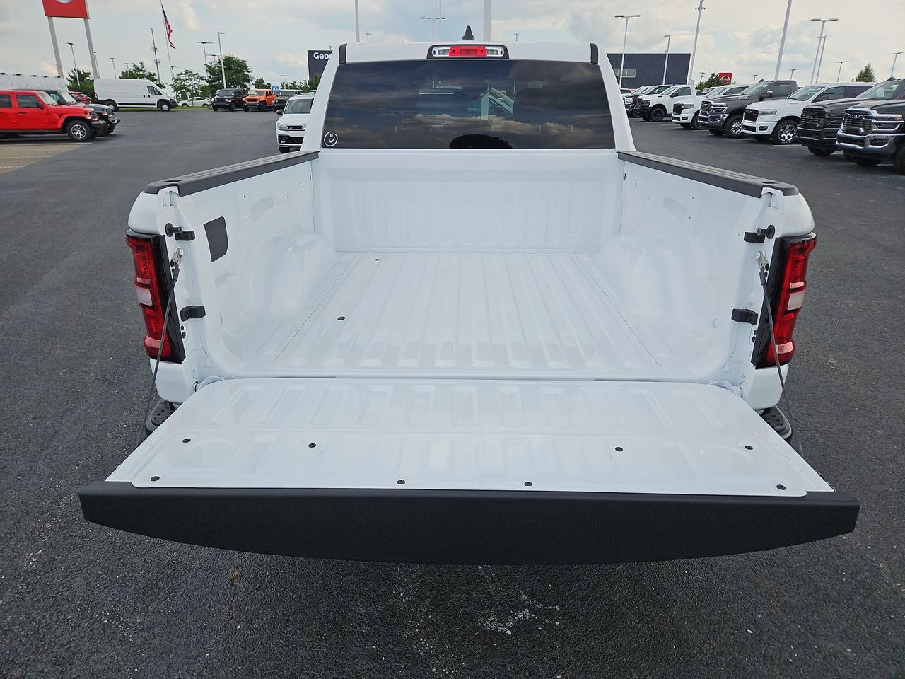 2025 RAM Ram 1500 RAM 1500 TRADESMAN CREW CAB 4X4 5'7' BOX