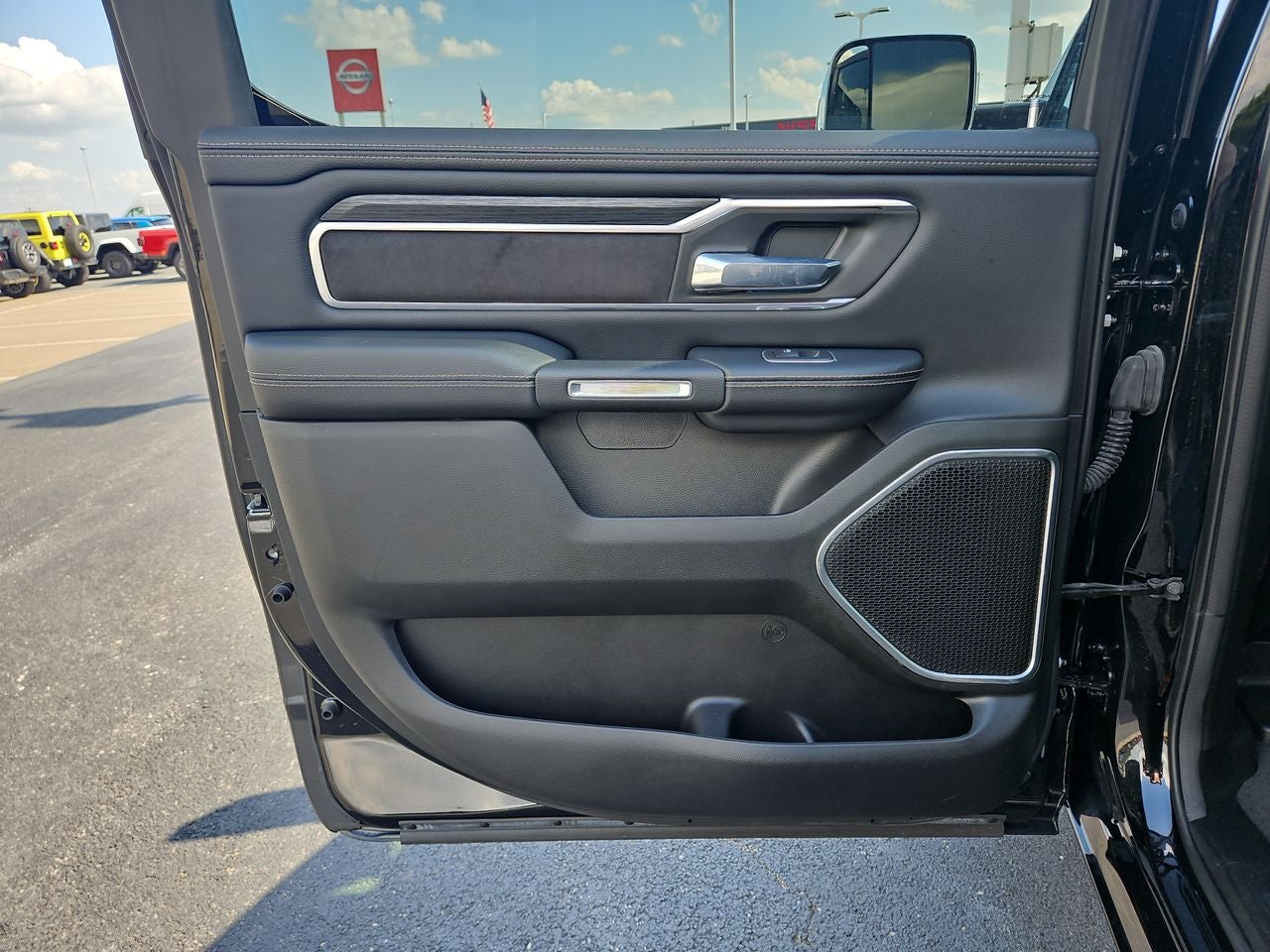 2024 RAM 1500 Laramie Crew Cab 4x4 5'7' Box