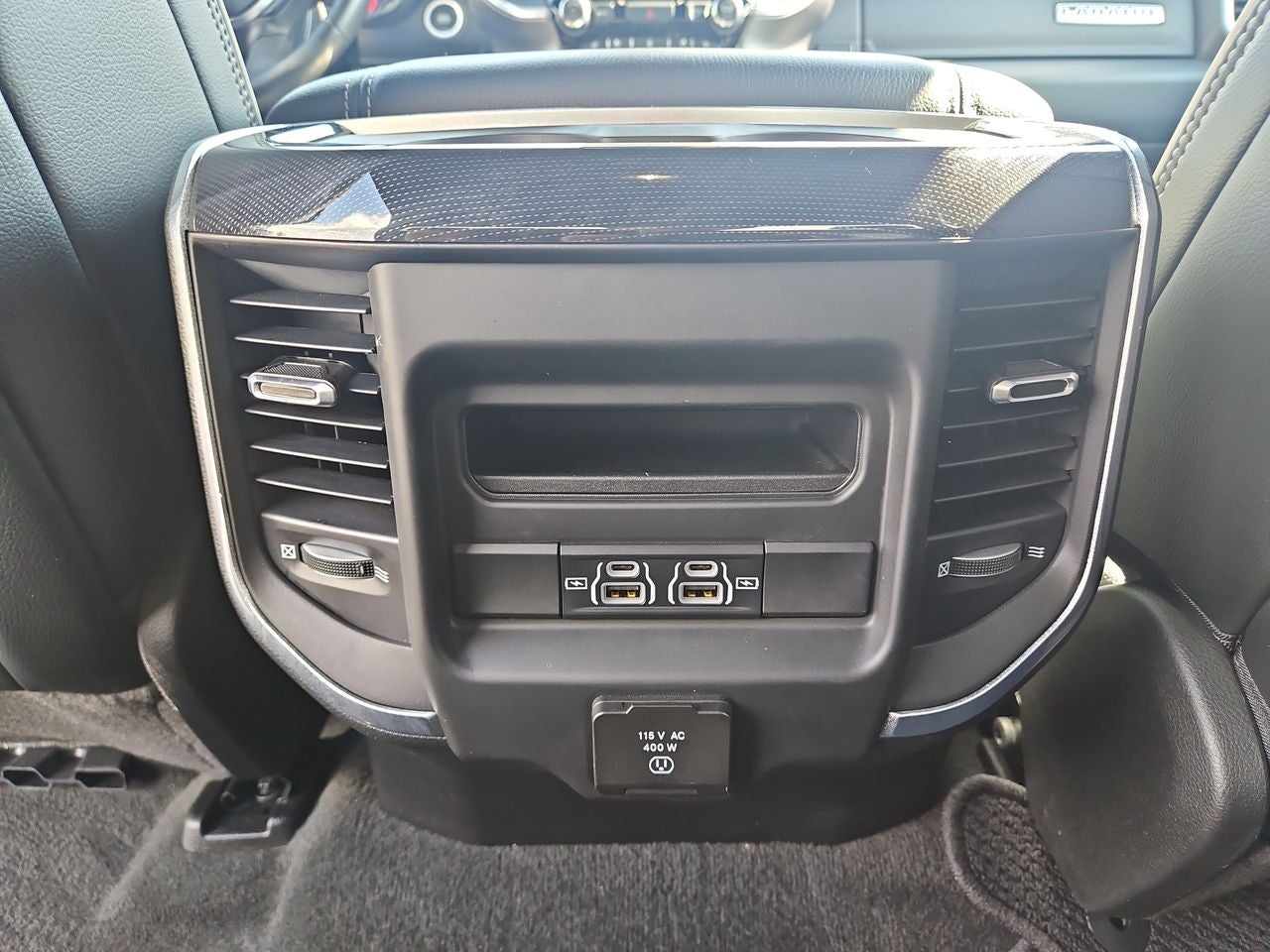 2024 RAM 1500 Laramie Crew Cab 4x4 5'7' Box