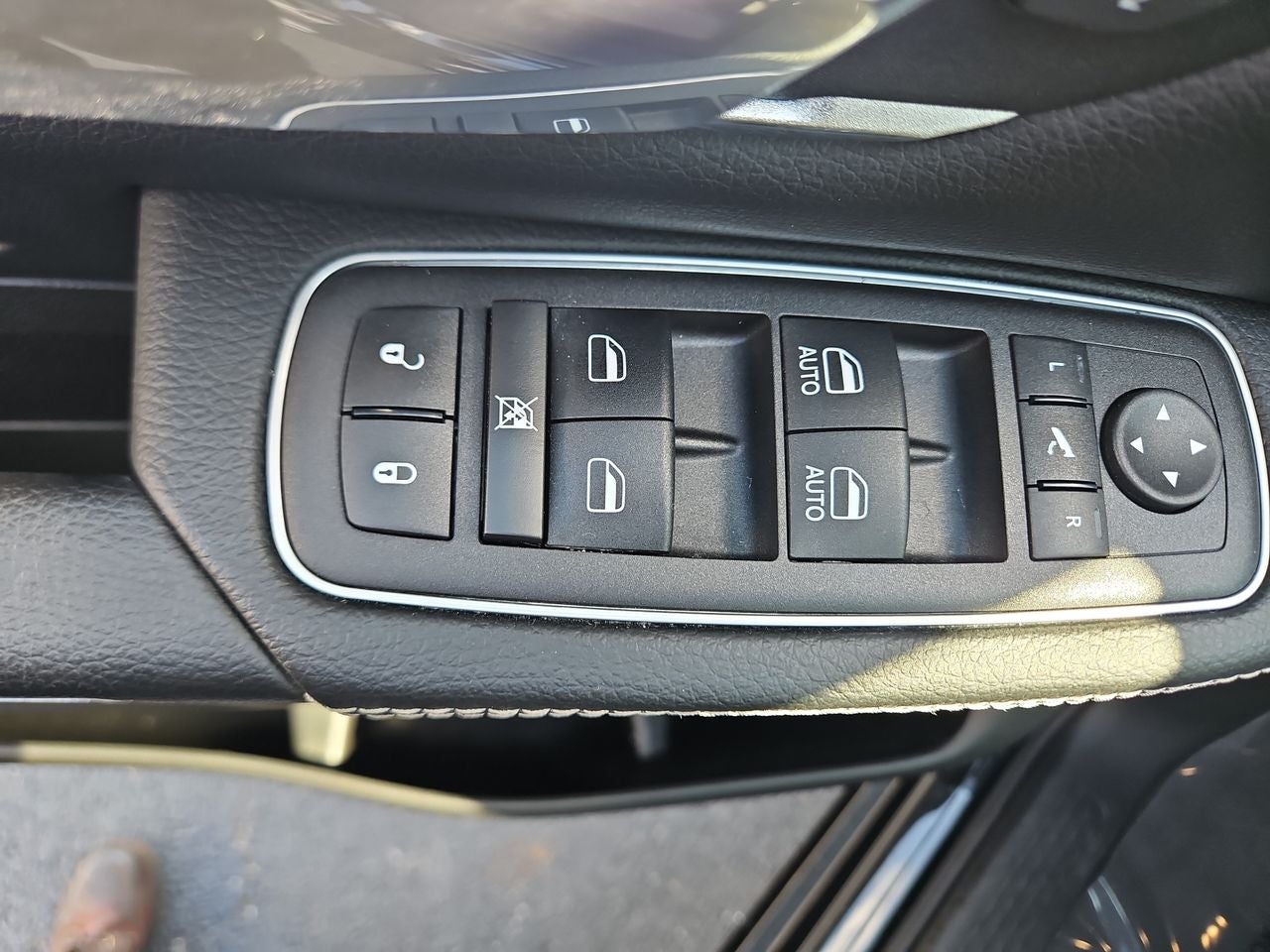 2024 RAM 1500 Laramie Crew Cab 4x4 5'7' Box