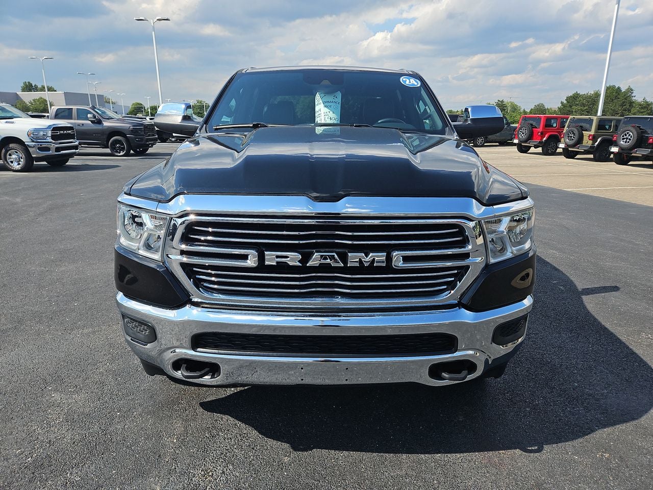2024 RAM 1500 Laramie Crew Cab 4x4 5'7' Box