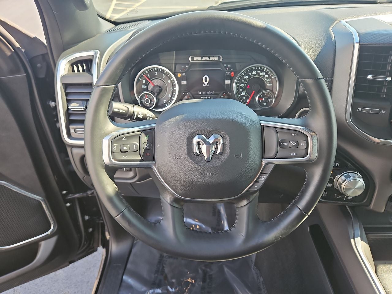 2024 RAM 1500 Laramie Crew Cab 4x4 5'7' Box