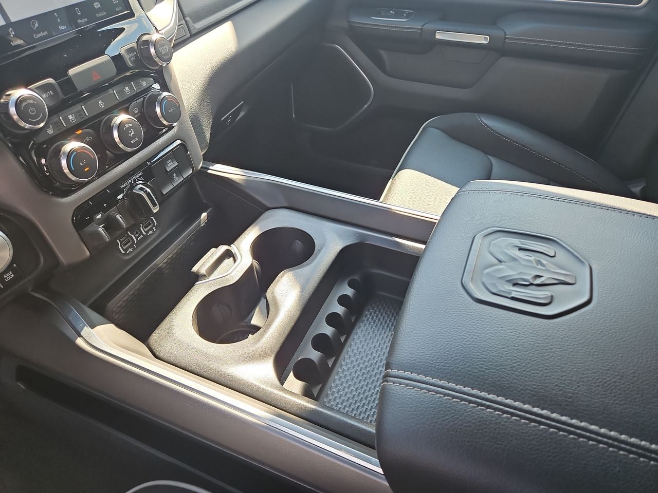 2024 RAM 1500 Laramie Crew Cab 4x4 5'7' Box