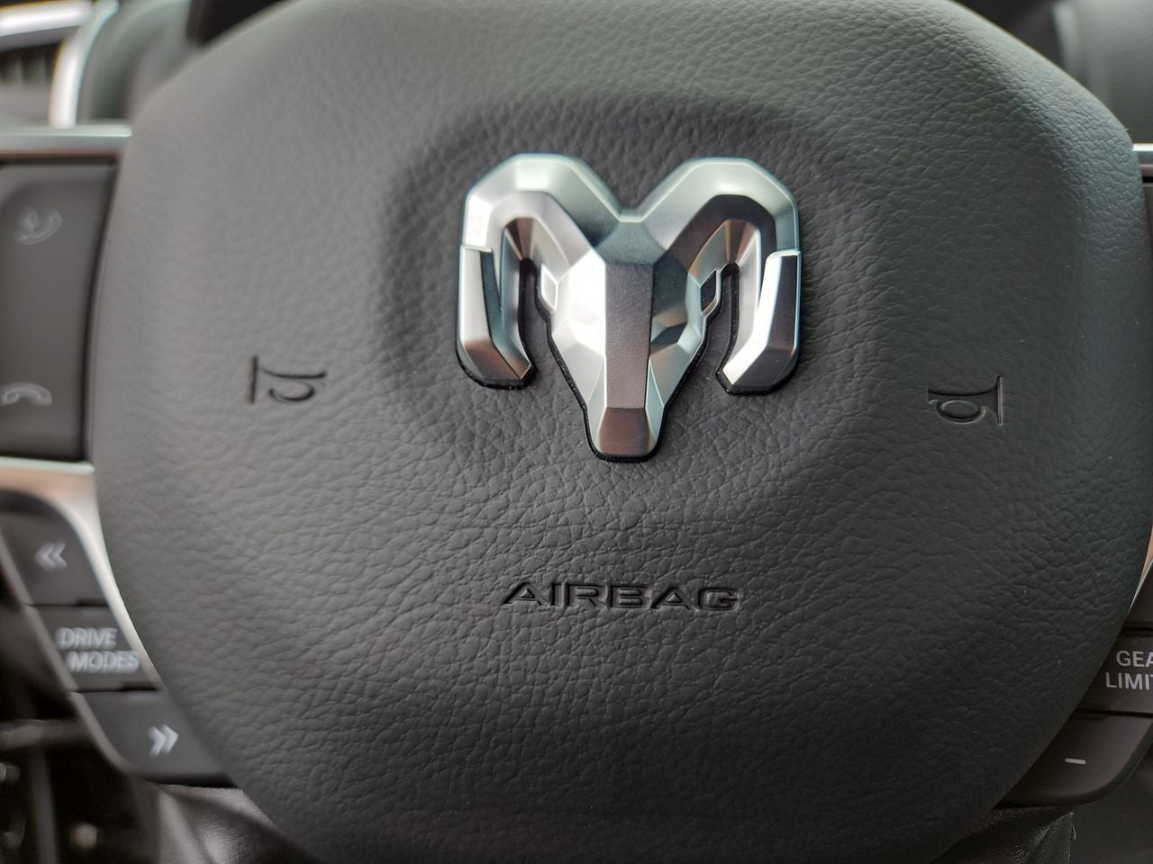 2025 RAM Ram 1500 RAM 1500 BIG HORN CREW CAB 4X4 5'7' BOX